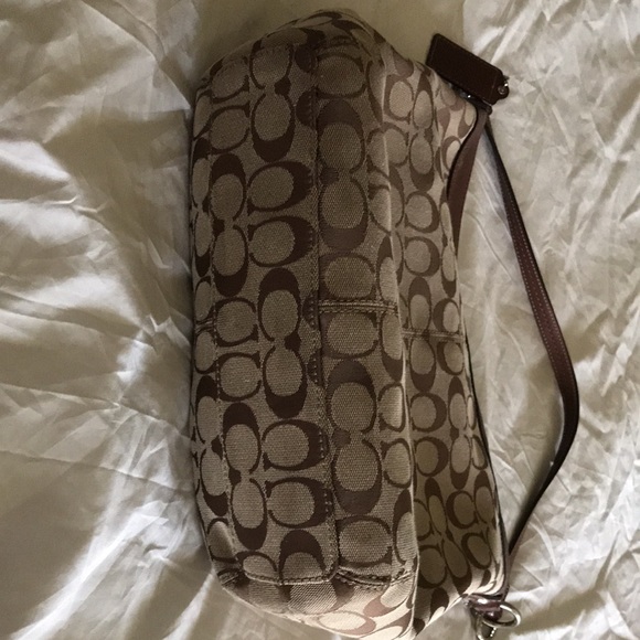 Coach purse - Picture 3 of 9